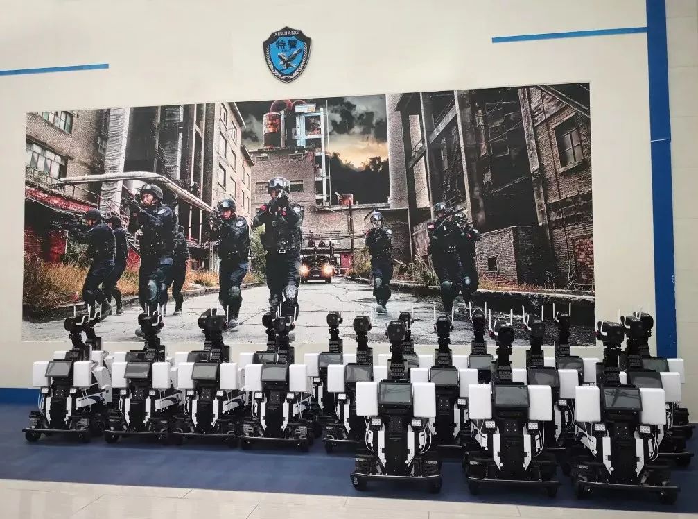 實力跨界，瞧瞧他們的機器人家族