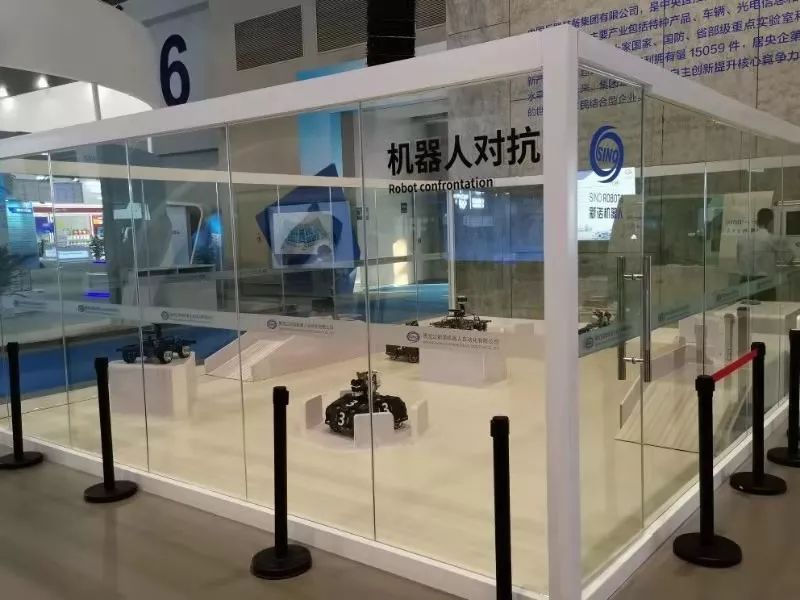 實力跨界，瞧瞧他們的機器人家族